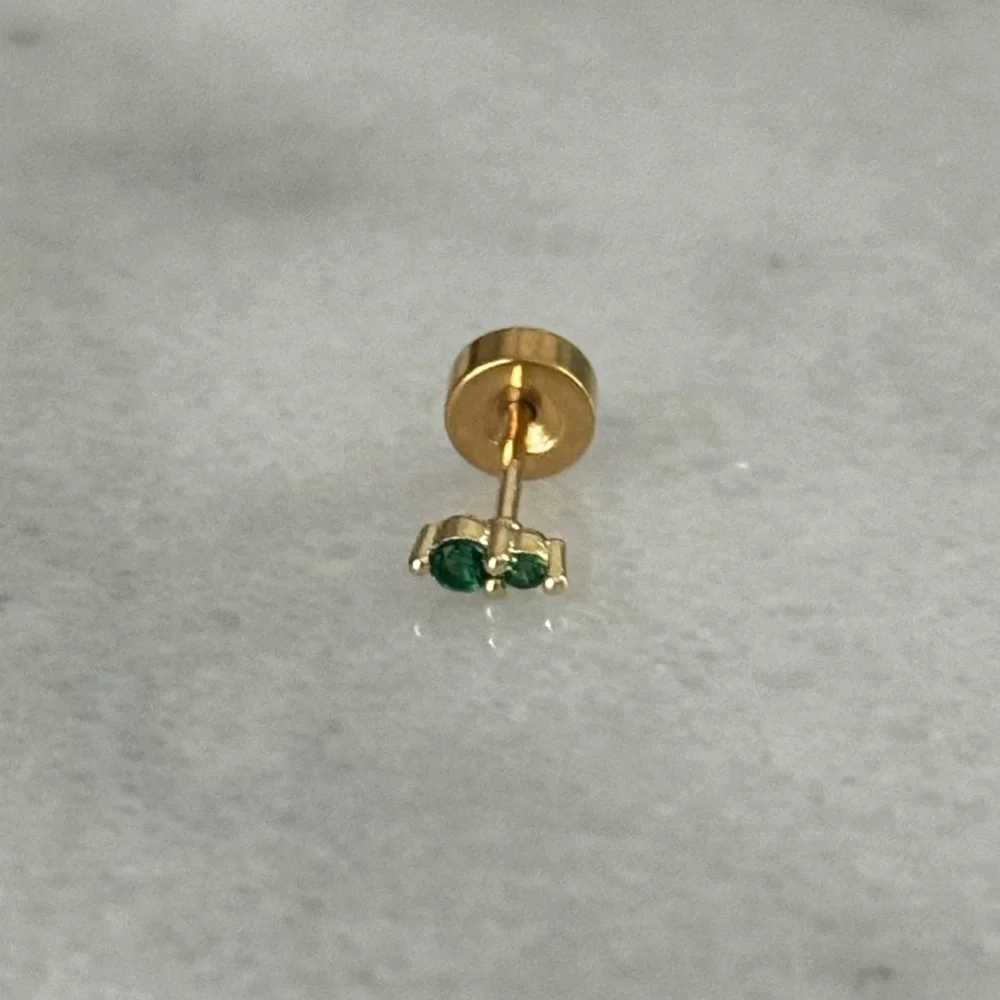 Gold Green Crystal Mini Micro Cartilage Earring 

Brand New - Picture 2 of 4